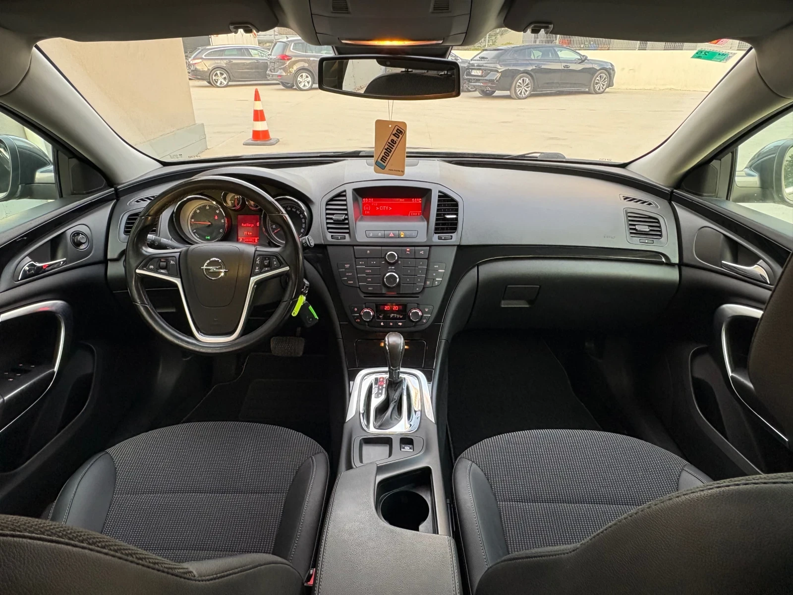 Opel Insignia 2.0 CDTI 160кс Automatic TOP, снимка 17 - Автомобили и джипове - 56213425