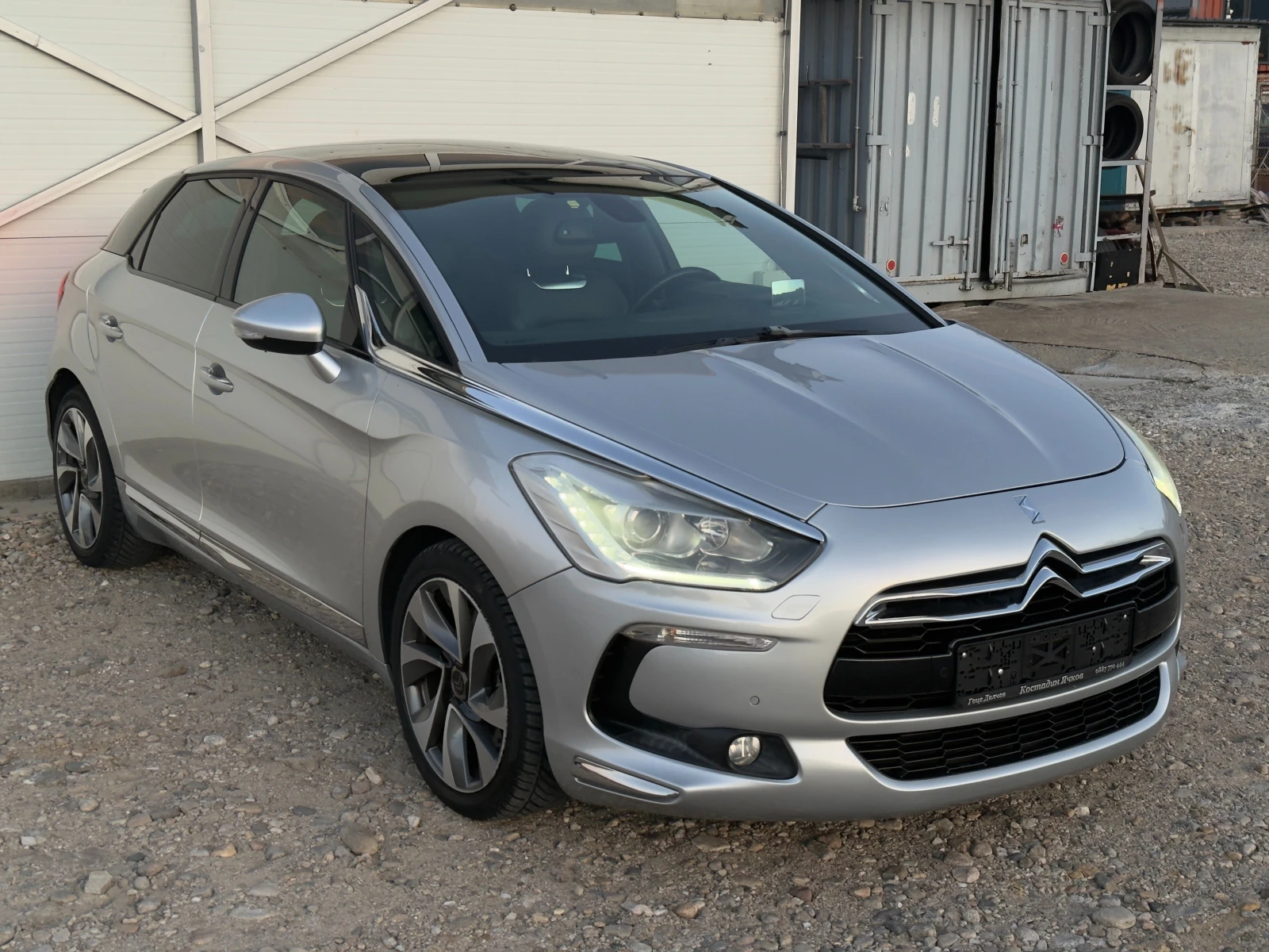 DS DS 5 2.0HDI Автомат/Панорама/Head-up/Full/Лизинг, снимка 2 - Автомобили и джипове - 56305157