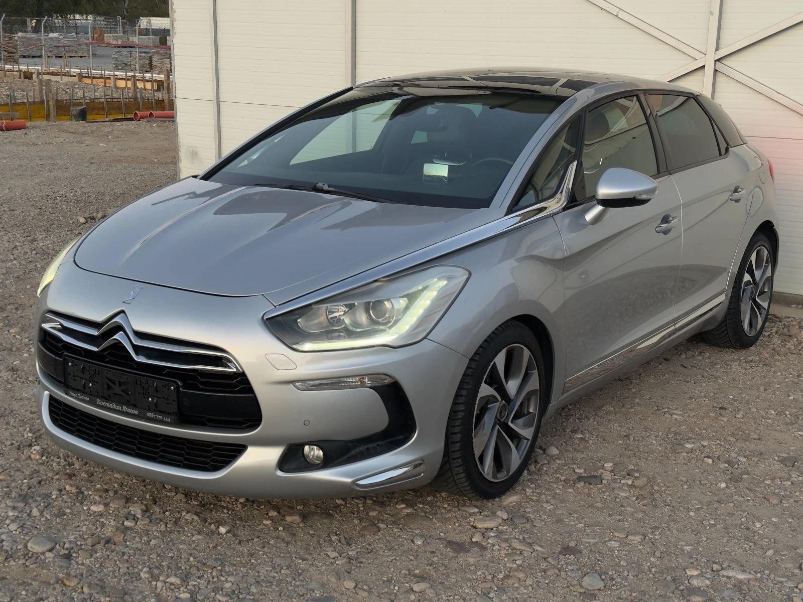 DS DS 5 2.0HDI Автомат/Панорама/Head-up/Full/Лизинг, снимка 8 - Автомобили и джипове - 56305157