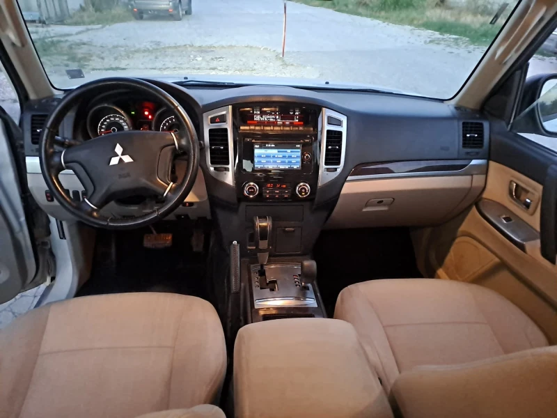 Mitsubishi Pajero Gold 3.8 v6 euro6, снимка 11 - Автомобили и джипове - 52407751