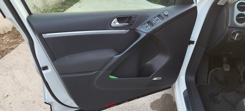 VW Tiguan 2.0TDI 177hp Cup 4Motion, снимка 10 - Автомобили и джипове - 51766484