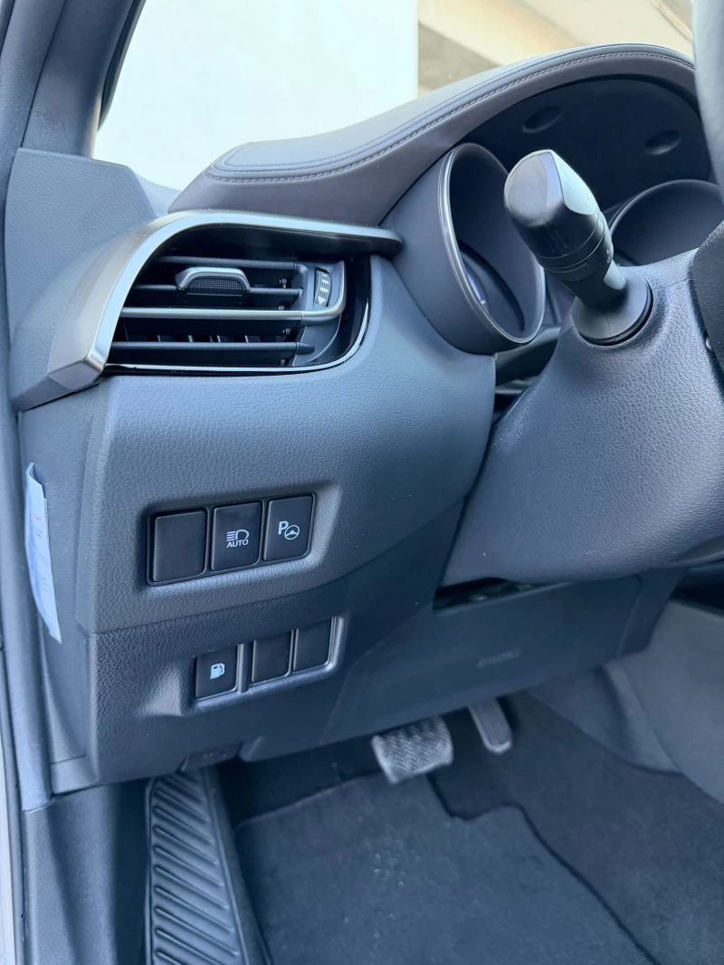 Toyota C-HR 2.0 Hybrid Classy, снимка 12 - Автомобили и джипове - 52379112