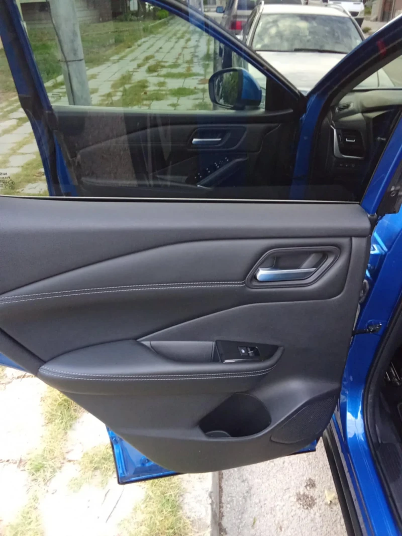 Nissan Qashqai Хибрит, снимка 5 - Автомобили и джипове - 52804188