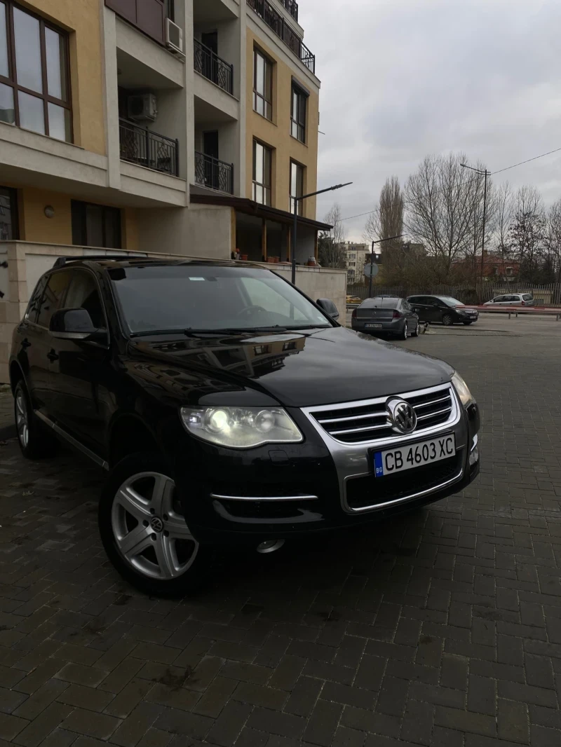 VW Touareg Vw Tuareg 5. 0 V10TDI  4х4 Униклнл запазена , снимка 1 - Автомобили и джипове - 48257171