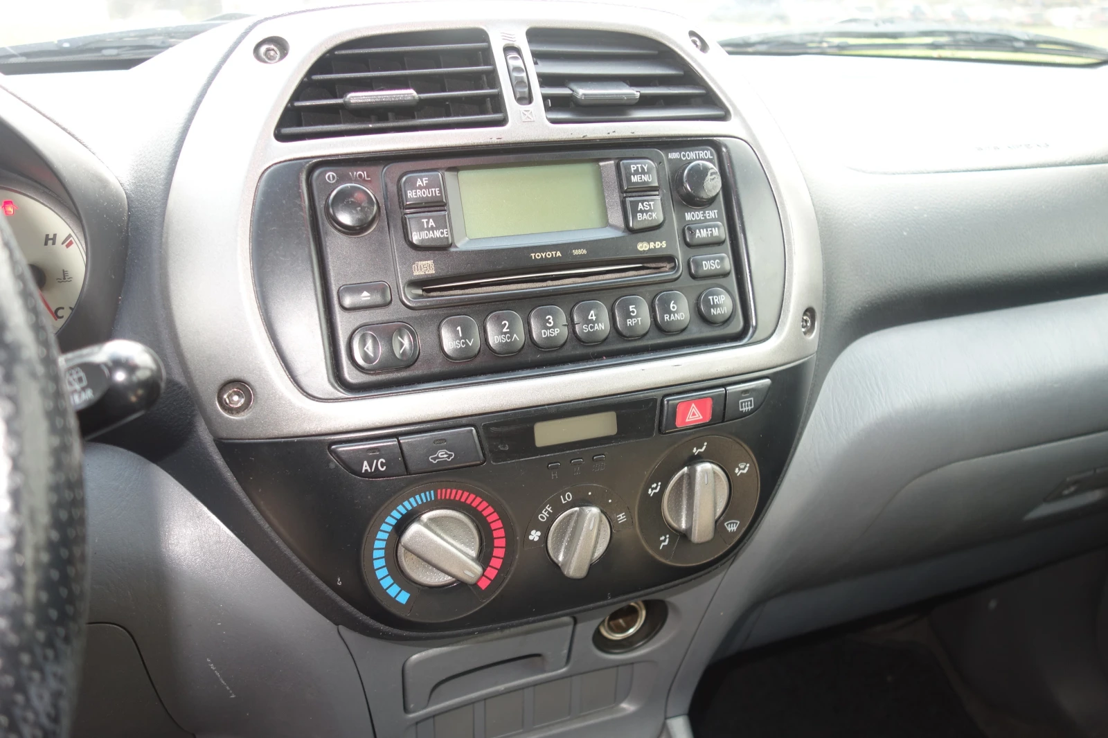 Toyota Rav4  - изображение 9