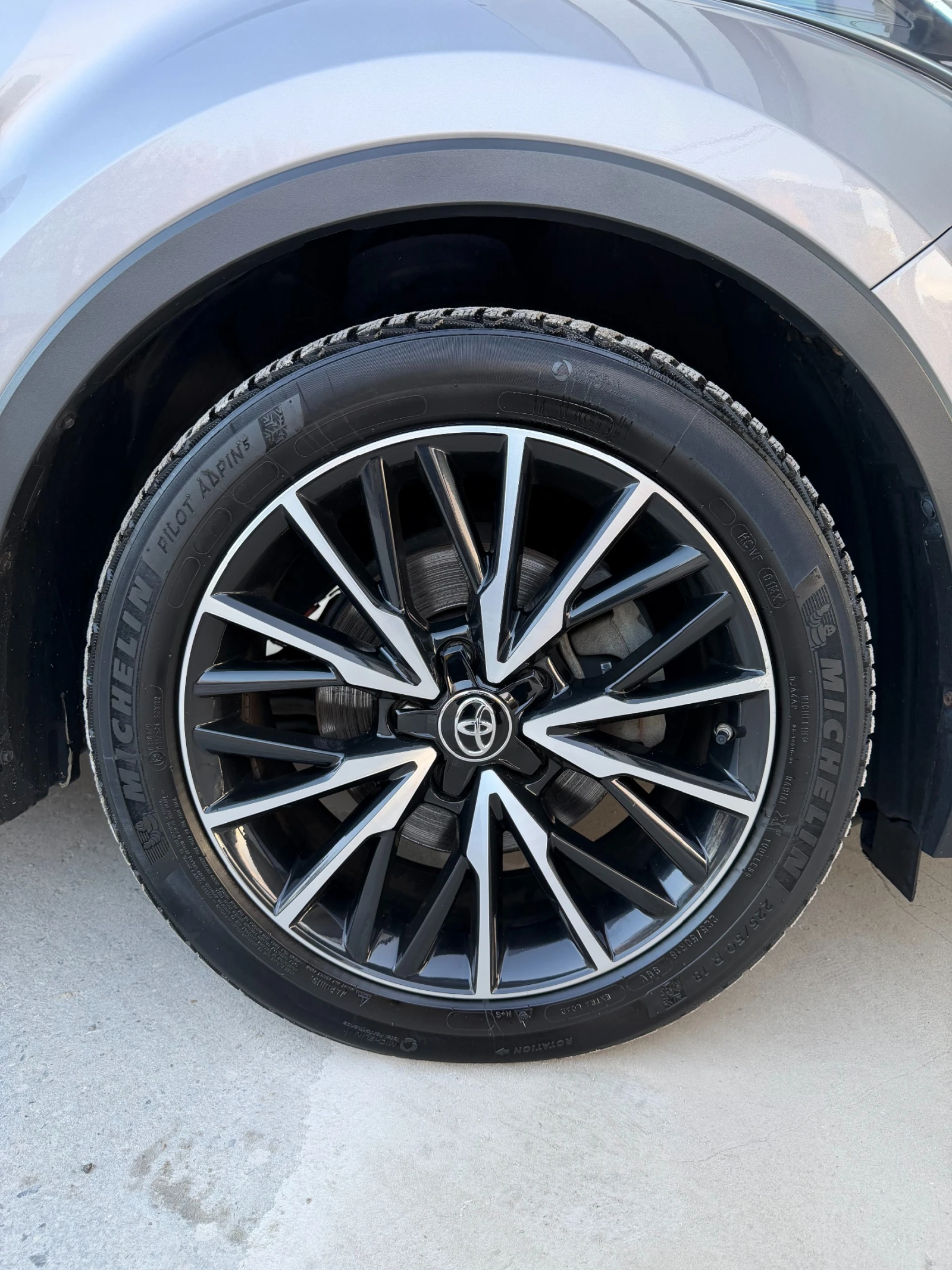 Toyota C-HR 2.0 Hybrid Classy | Mobile.bg   15