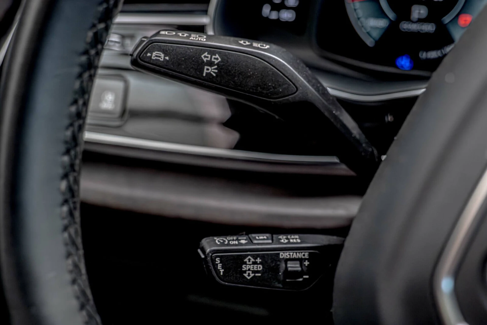 Audi Q7 55TFSI/6+ 1/Камера 360/Soft Close/Distronic/Lane A, снимка 10 - Автомобили и джипове - 54602638