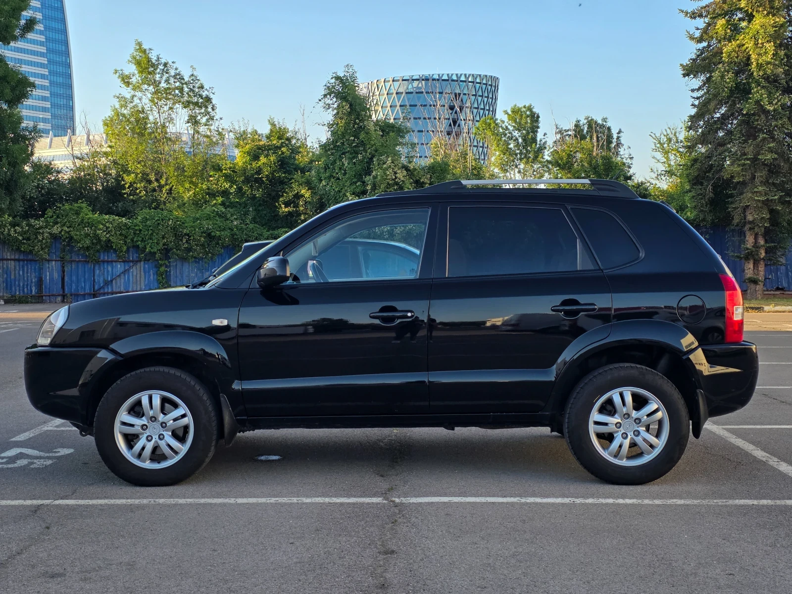 Hyundai Tucson 2.0 CRDI, снимка 9 - Автомобили и джипове - 55081698