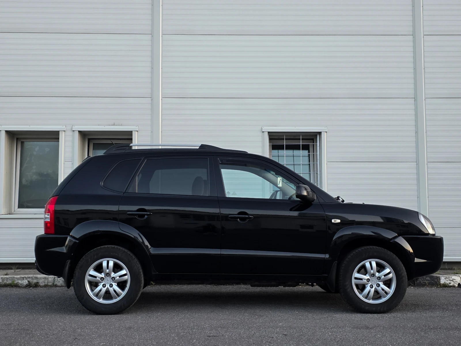 Hyundai Tucson 2.0 CRDI, снимка 5 - Автомобили и джипове - 55081698