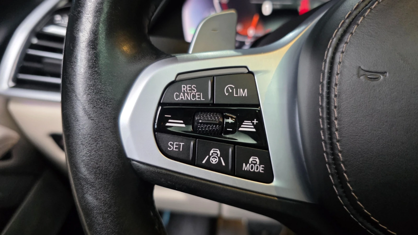 BMW X7 40d* � SPORT* DISTR* TV* 6 �����* �����* HUD | Mobile.bg � ����������� 7