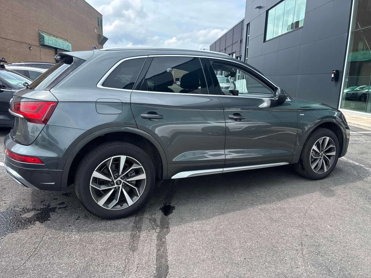 Audi Q5 * Progressiv * CARFAX * БЕЗ ПЪРВОНАЧАЛНА ВНОСКА, снимка 3 - Автомобили и джипове - 55474657