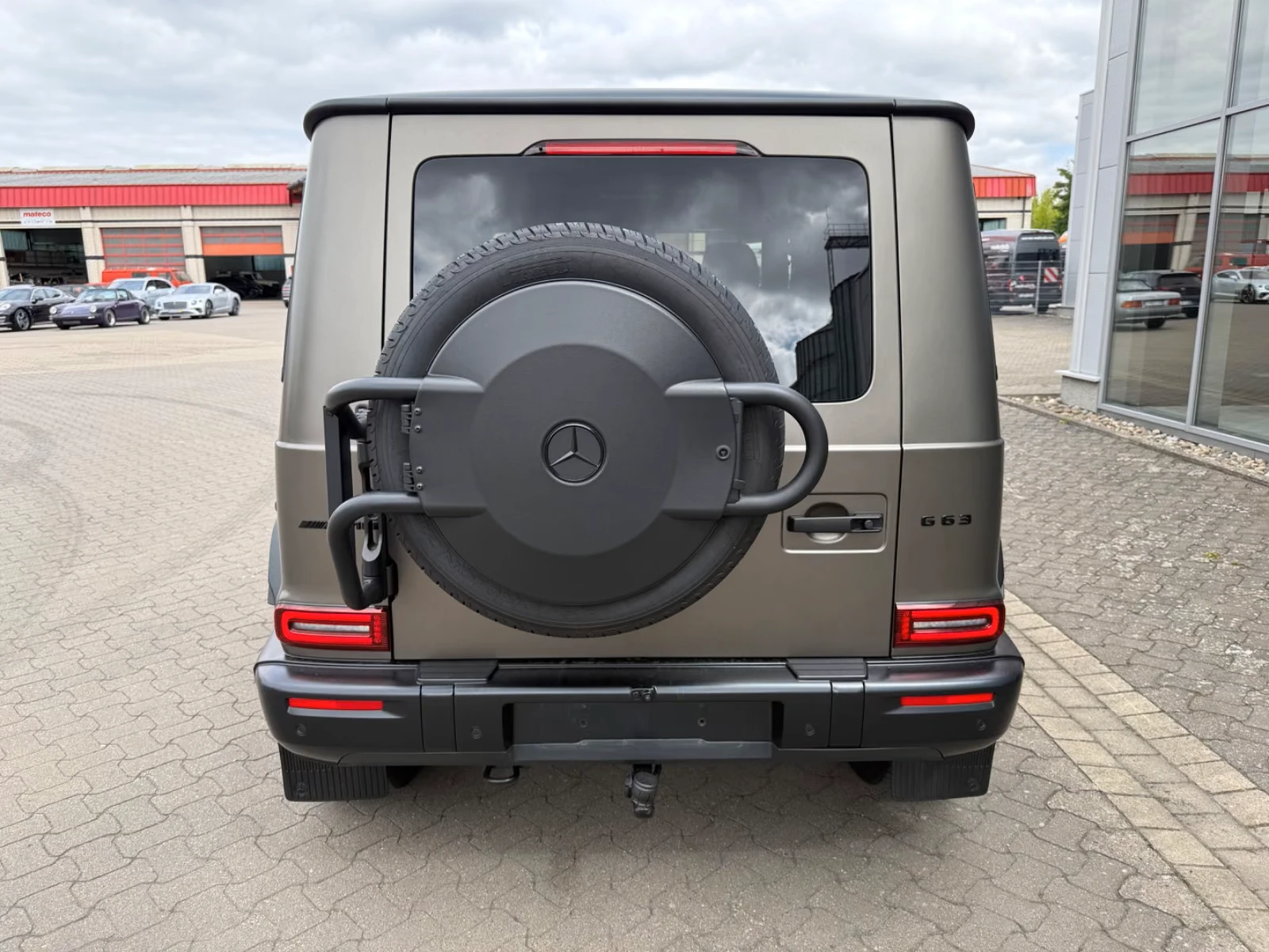 Mercedes-Benz G 63 AMG FACELIFT* MANUFAKTUR* DISTR* BURM* 360CAM* , снимка 4 - Автомобили и джипове - 55951853