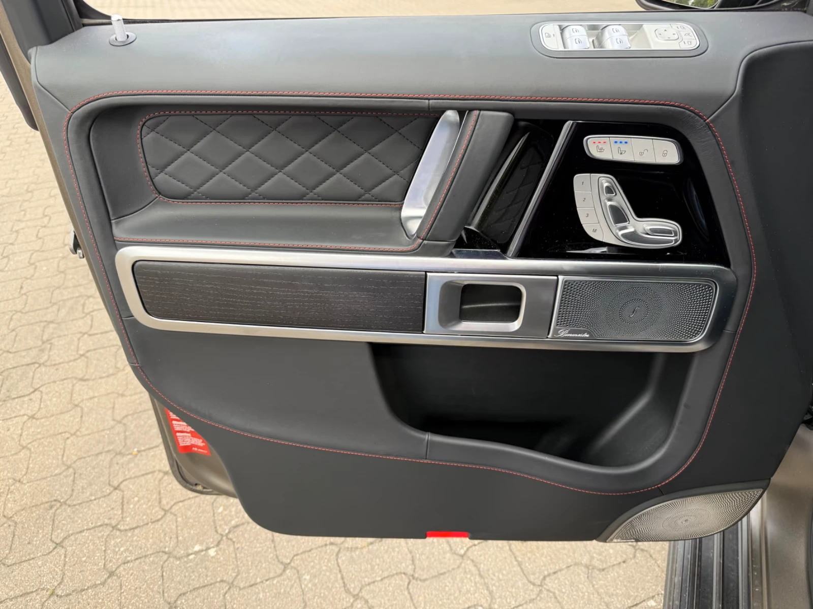 Mercedes-Benz G 63 AMG FACELIFT* MANUFAKTUR* DISTR* BURM* 360CAM* , снимка 7 - Автомобили и джипове - 55951853