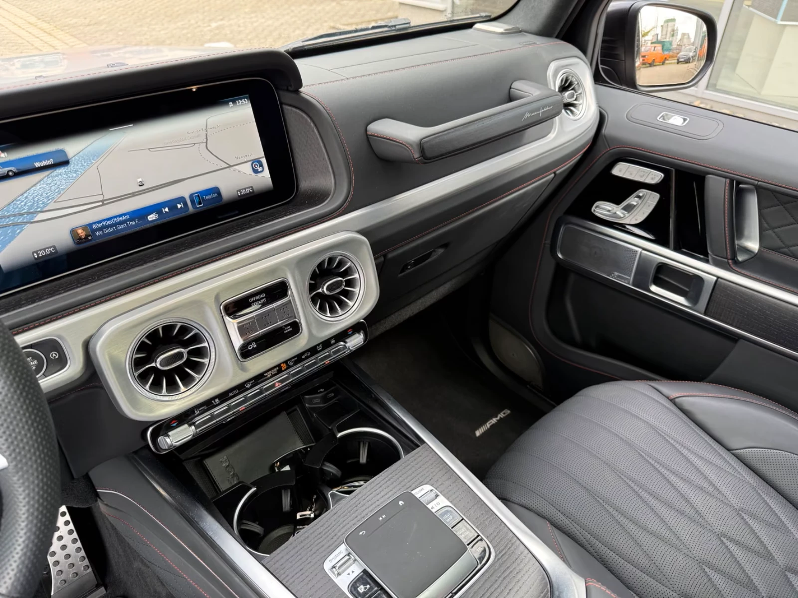 Mercedes-Benz G 63 AMG FACELIFT* MANUFAKTUR* DISTR* BURM* 360CAM* , снимка 10 - Автомобили и джипове - 55951853