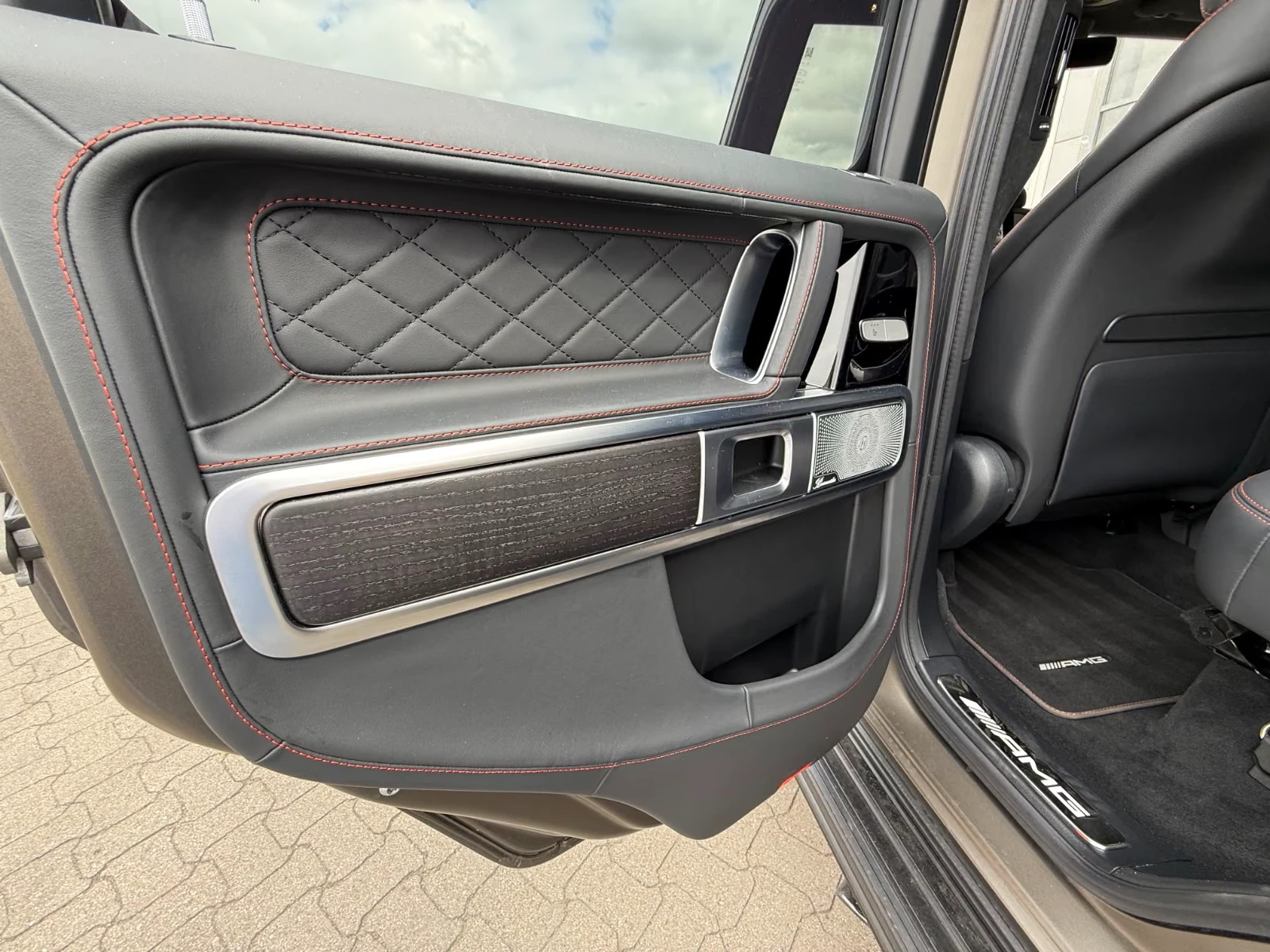 Mercedes-Benz G 63 AMG FACELIFT* MANUFAKTUR* DISTR* BURM* 360CAM* , снимка 16 - Автомобили и джипове - 55951853