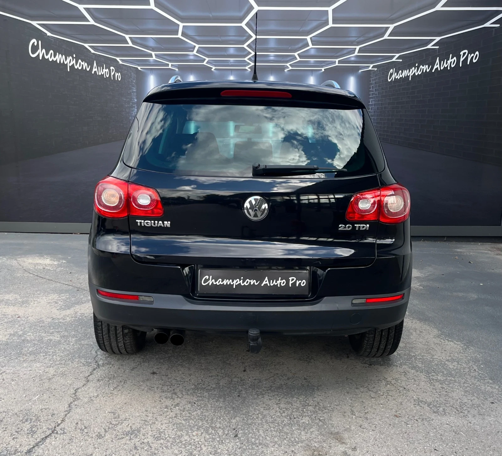 VW Tiguan 2.0TDI 4x4, снимка 5 - Автомобили и джипове - 56104836
