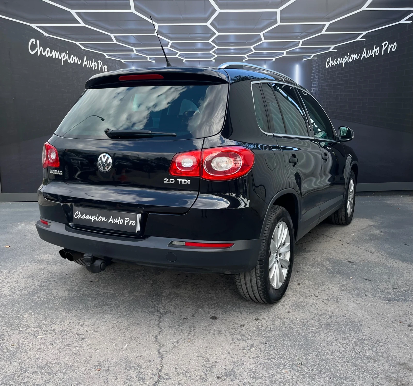 VW Tiguan 2.0TDI 4x4, снимка 6 - Автомобили и джипове - 56104836