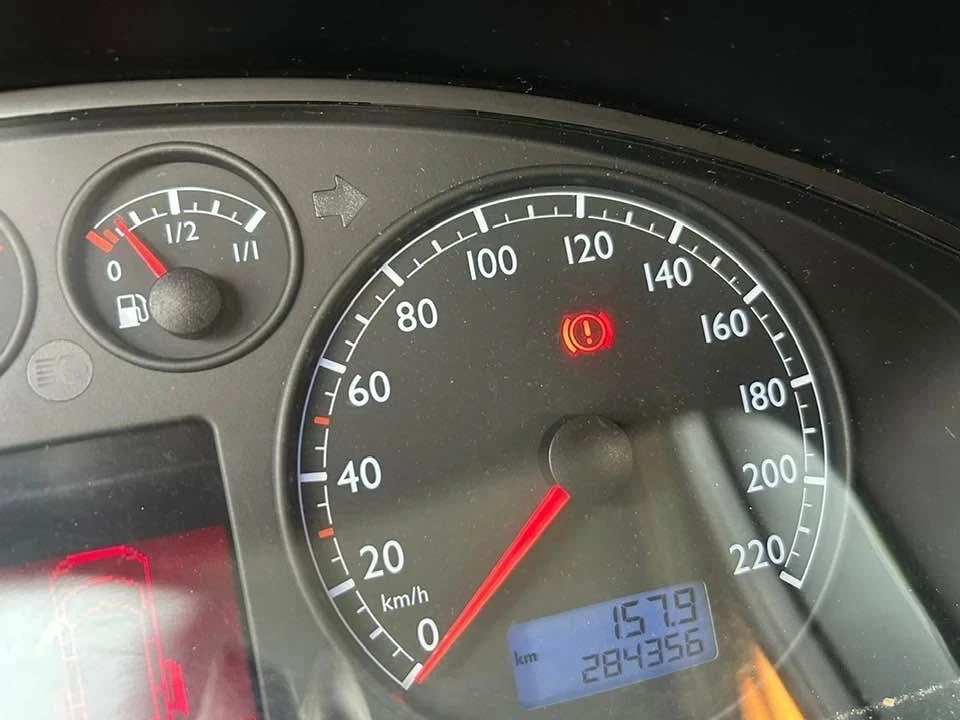 VW Multivan 2.5 TDI / 00491759595225 - изображение 10