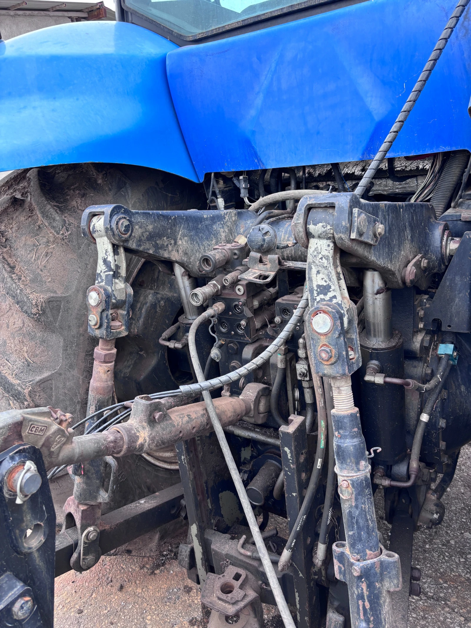 Трактор New Holland T8030 - изображение 2