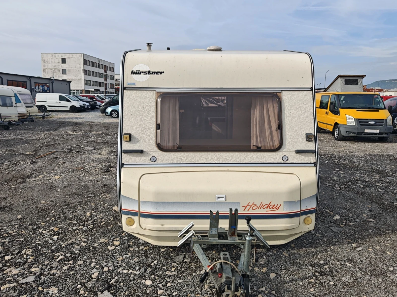 Каравана Burstner, снимка 3 - Каравани и кемпери - 55873947