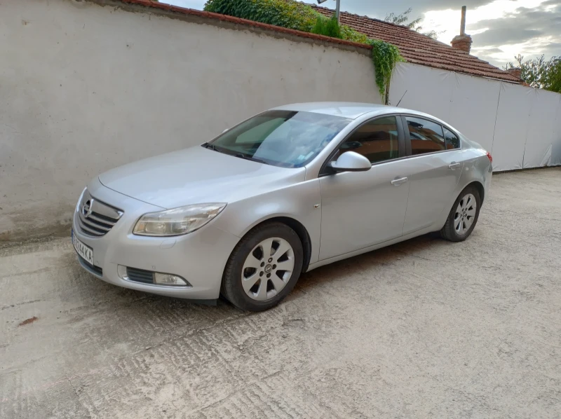 Opel Insignia LPG, снимка 1 - Автомобили и джипове - 47049823