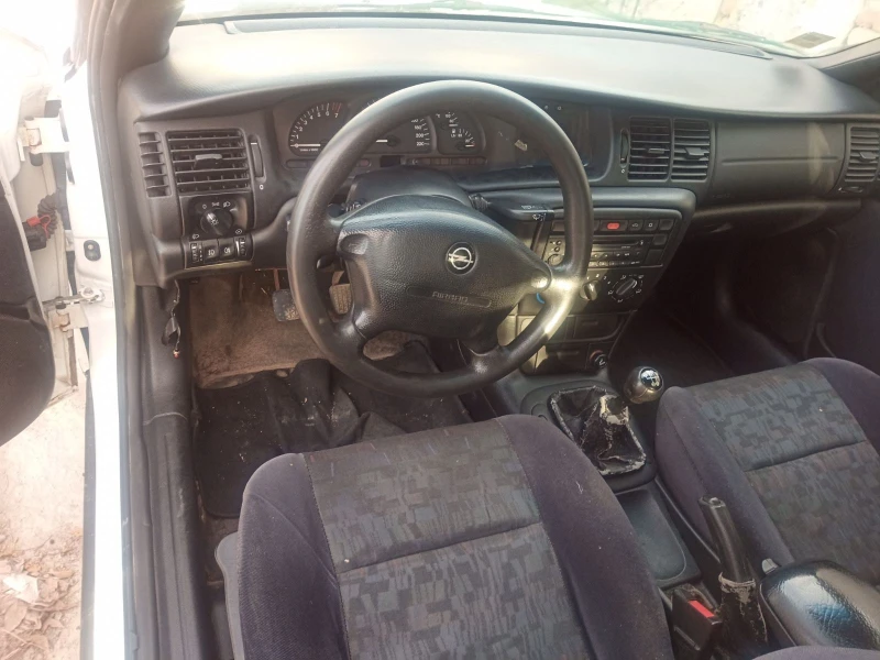 Opel Vectra B, снимка 3 - Автомобили и джипове - 48499495