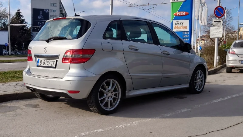 Mercedes-Benz B 180, снимка 4 - Автомобили и джипове - 48600056