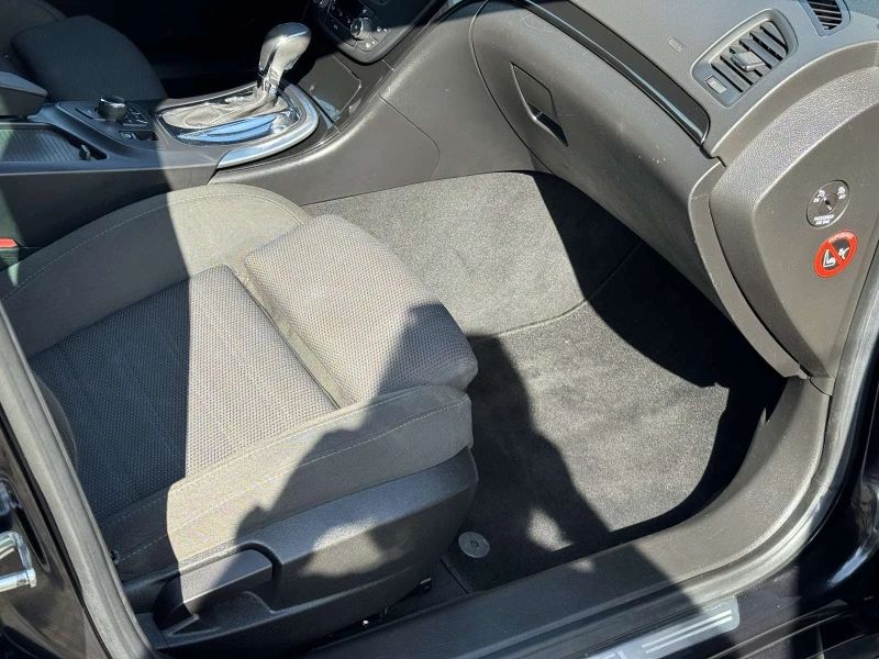 Opel Insignia SPORT/AUTO/2.0 ST, снимка 12 - Автомобили и джипове - 50965048