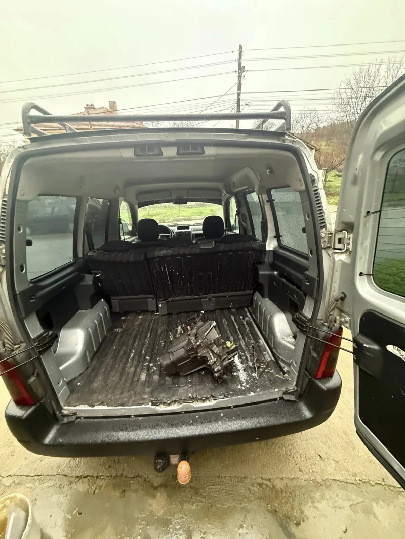 Citroen Berlingo 1.4i, снимка 8 - Автомобили и джипове - 52672637