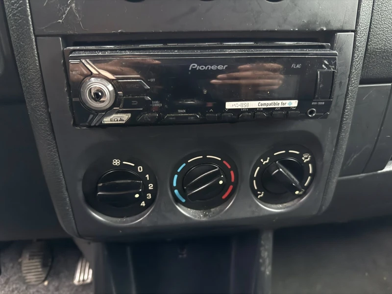 Citroen Berlingo 1.4i, снимка 4 - Автомобили и джипове - 52672637