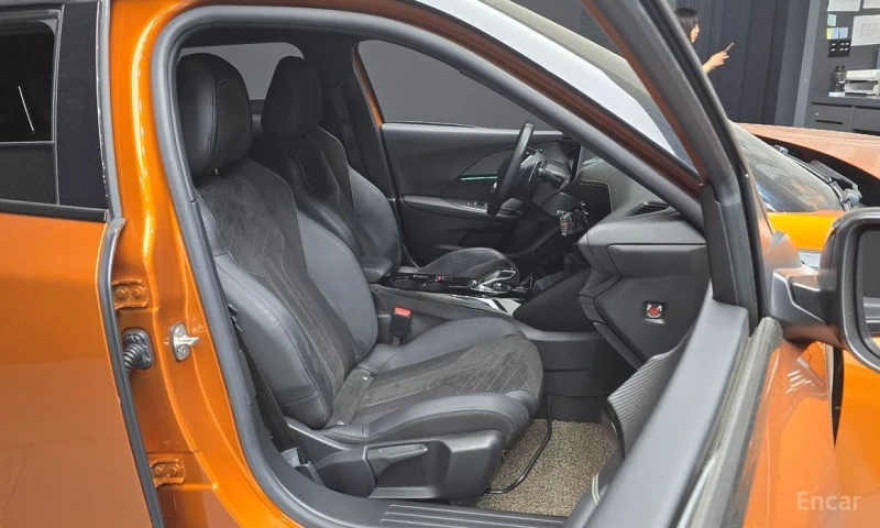 Peugeot 2008, снимка 12 - Автомобили и джипове - 53024440