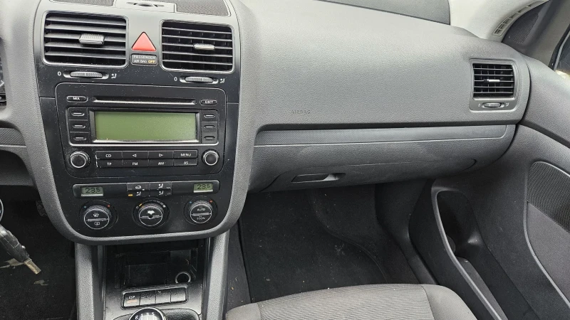 VW Golf, снимка 9 - Автомобили и джипове - 53307912