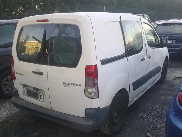 Peugeot Partner 1.6i /1.6 HDI, снимка 10 - Автомобили и джипове - 48320265