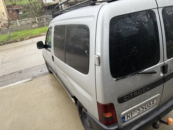 Citroen Berlingo 1.4i, снимка 12 - Автомобили и джипове - 52672637