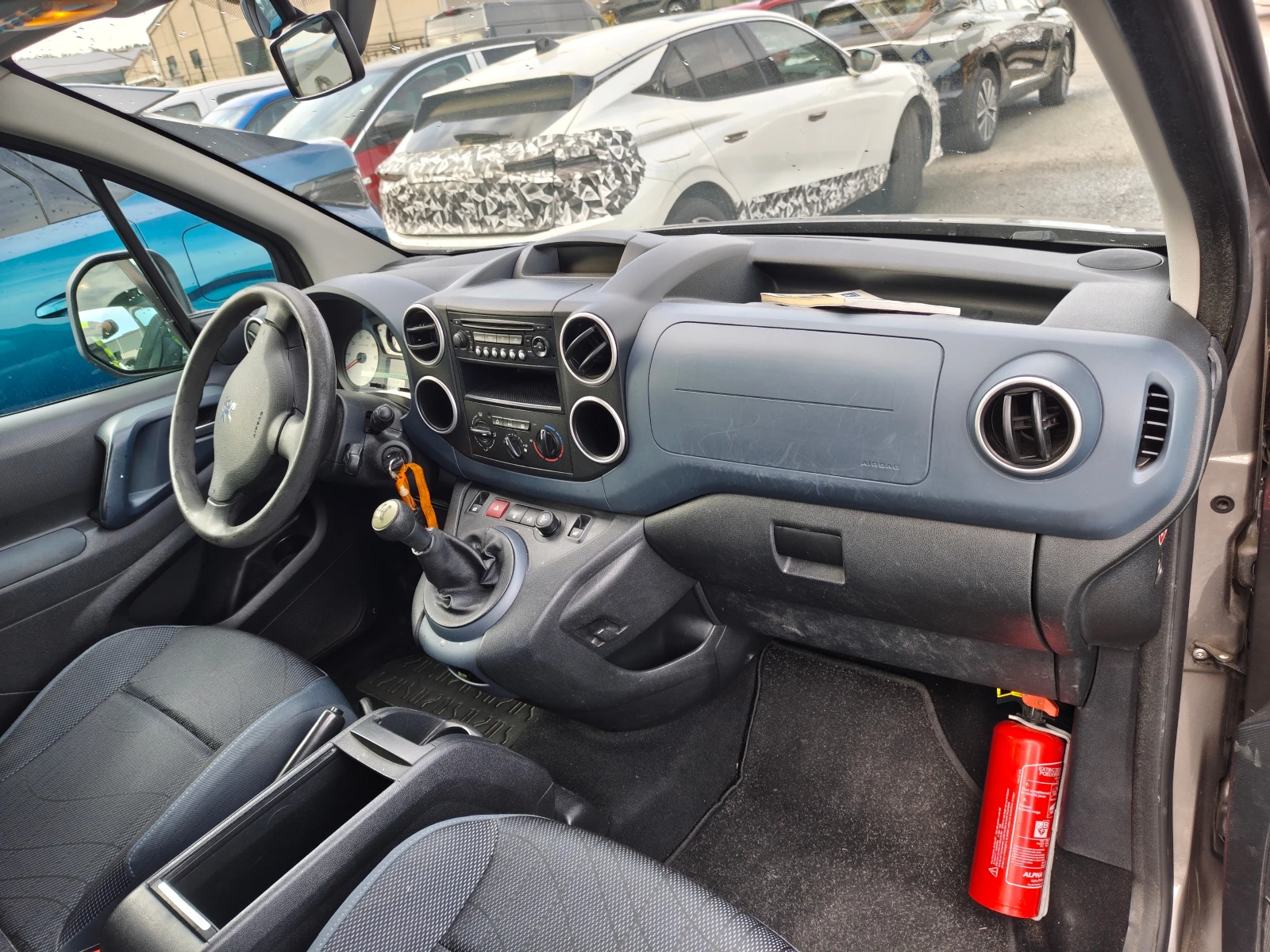 Peugeot Partner 1.6i /1.6 HDI, снимка 15 - Автомобили и джипове - 48320265