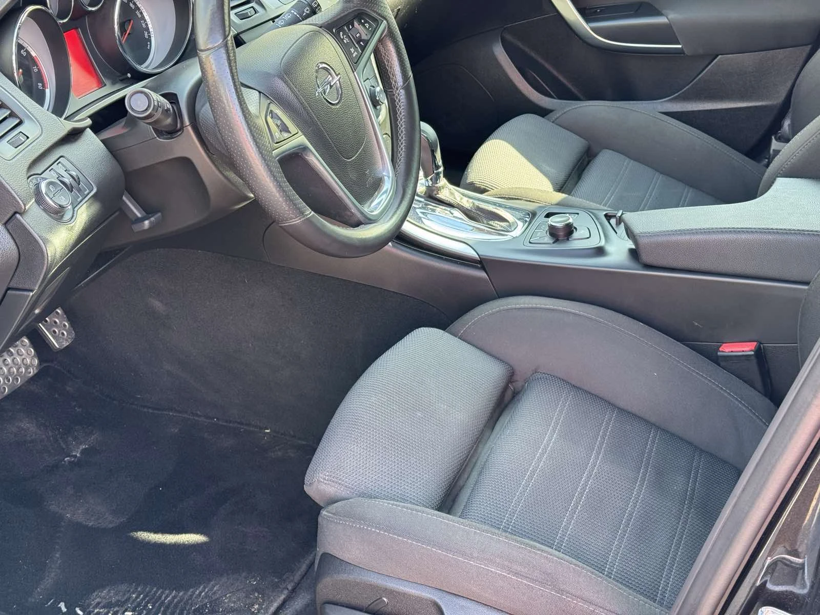 Opel Insignia SPORT/AUTO/2.0 ST - изображение 8