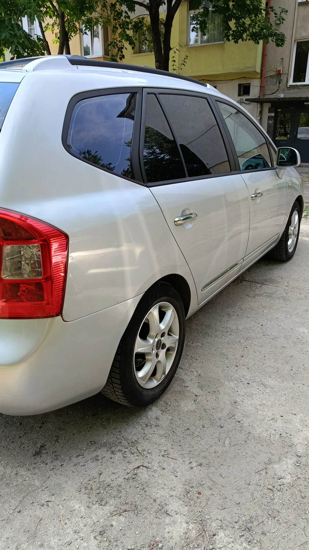 Kia Carens 2.0TDCI - изображение 3