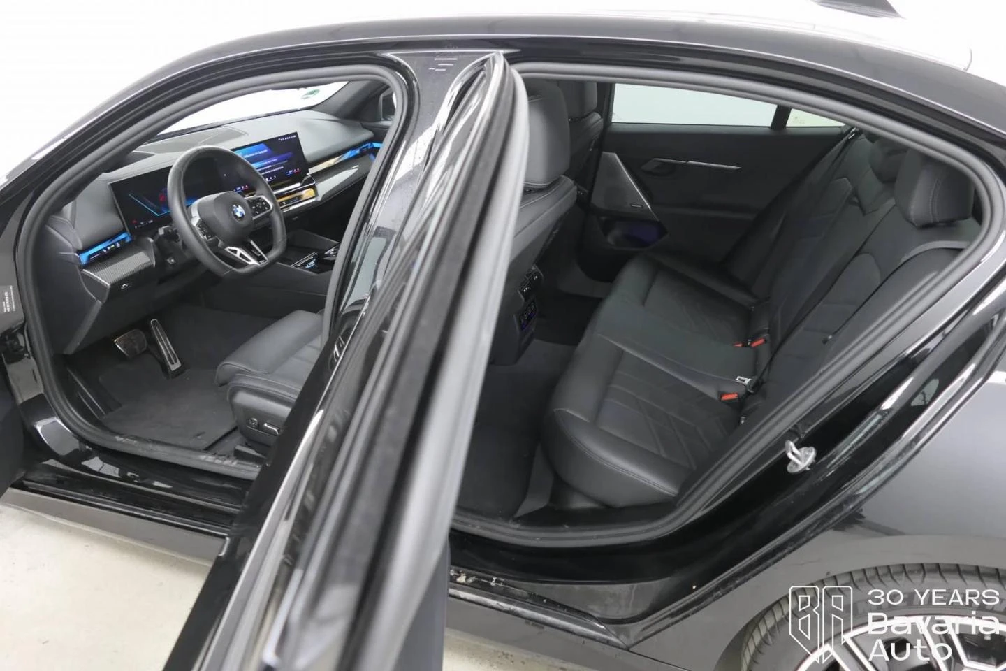 BMW 520 d M Sport Paket Steptronic - изображение 5