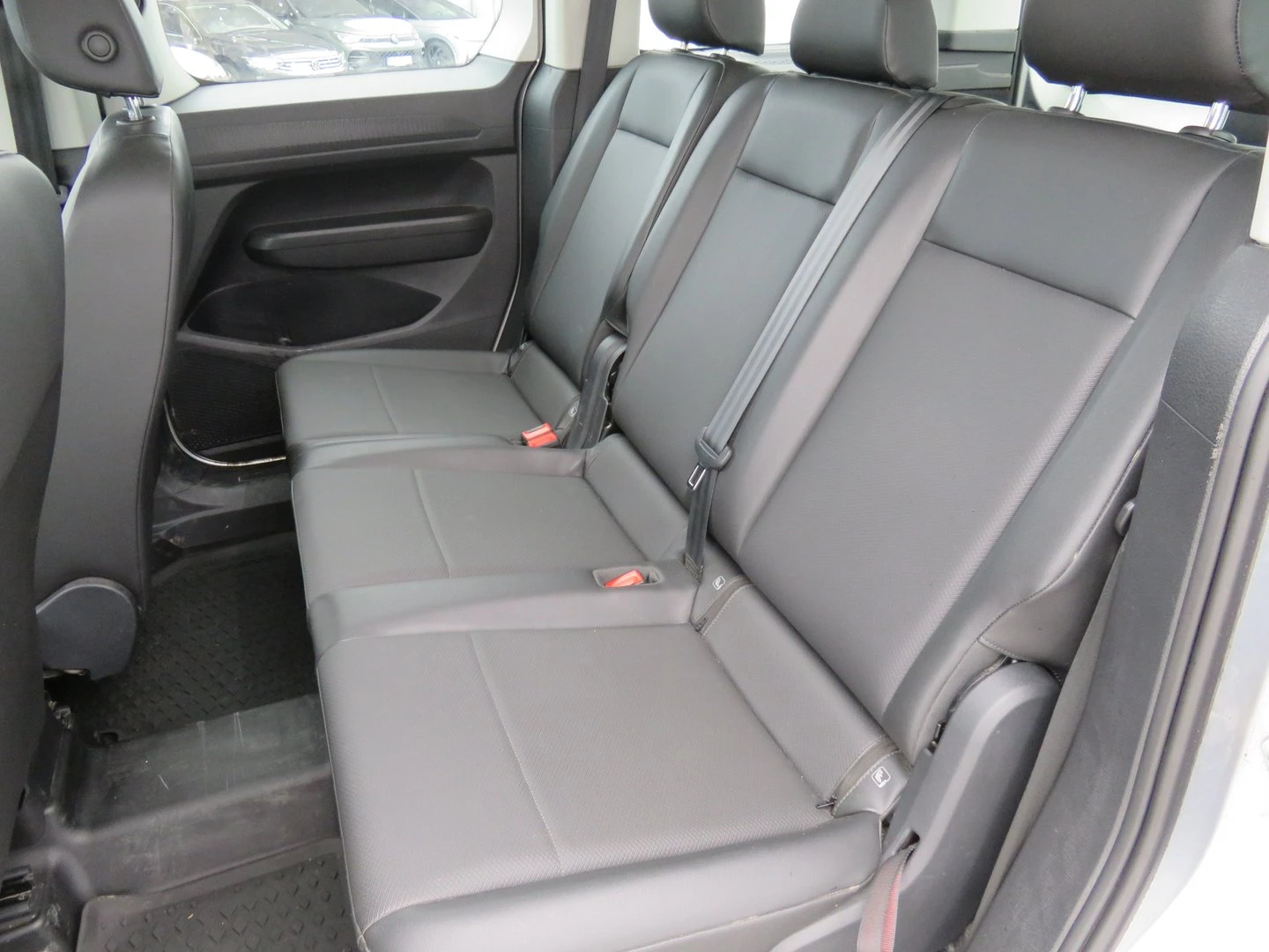 VW Caddy TDI 5 места - изображение 6