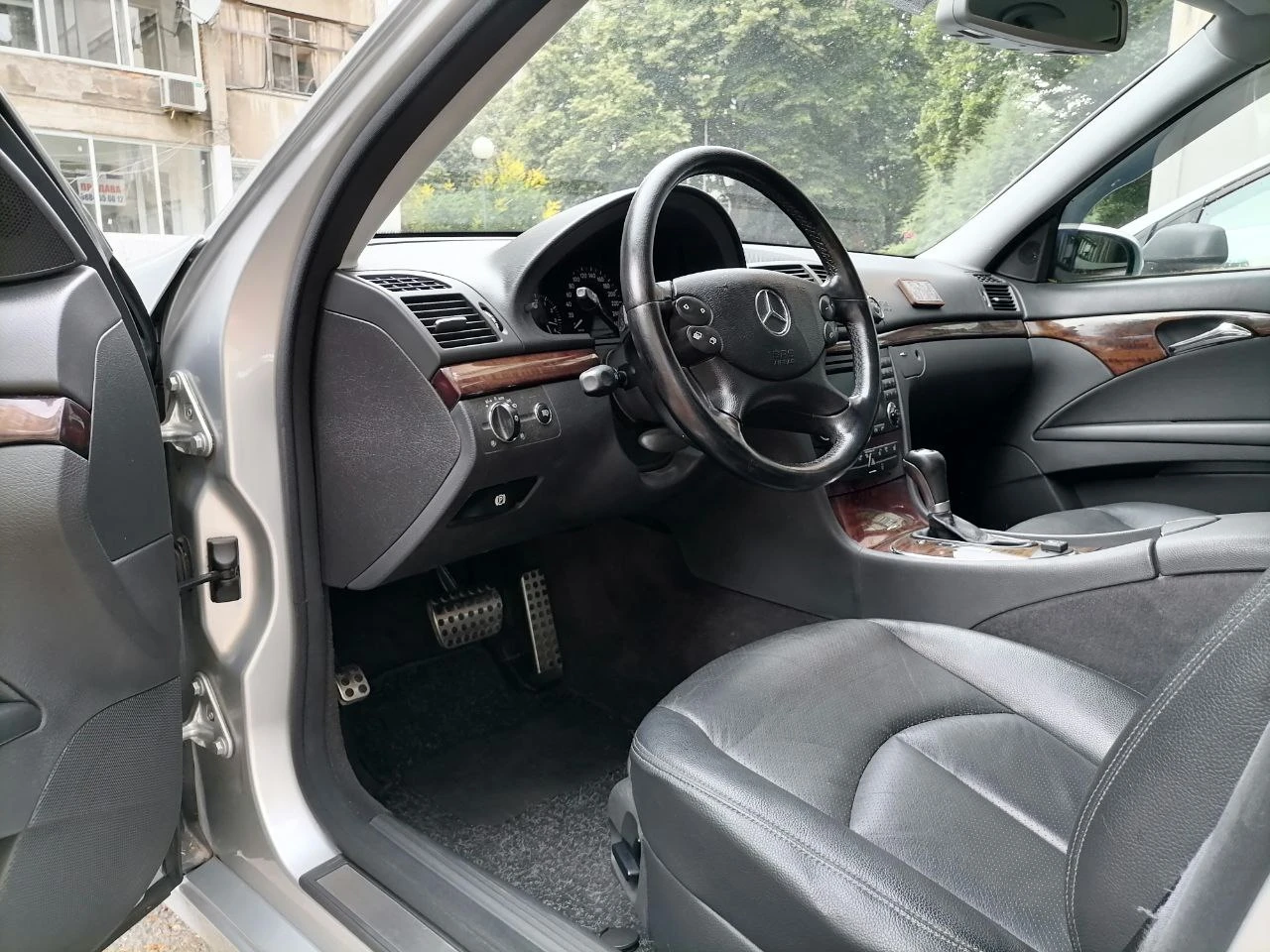 Mercedes-Benz E 280 W211 AMG ПАКЕТ, снимка 13 - Автомобили и джипове - 54398021