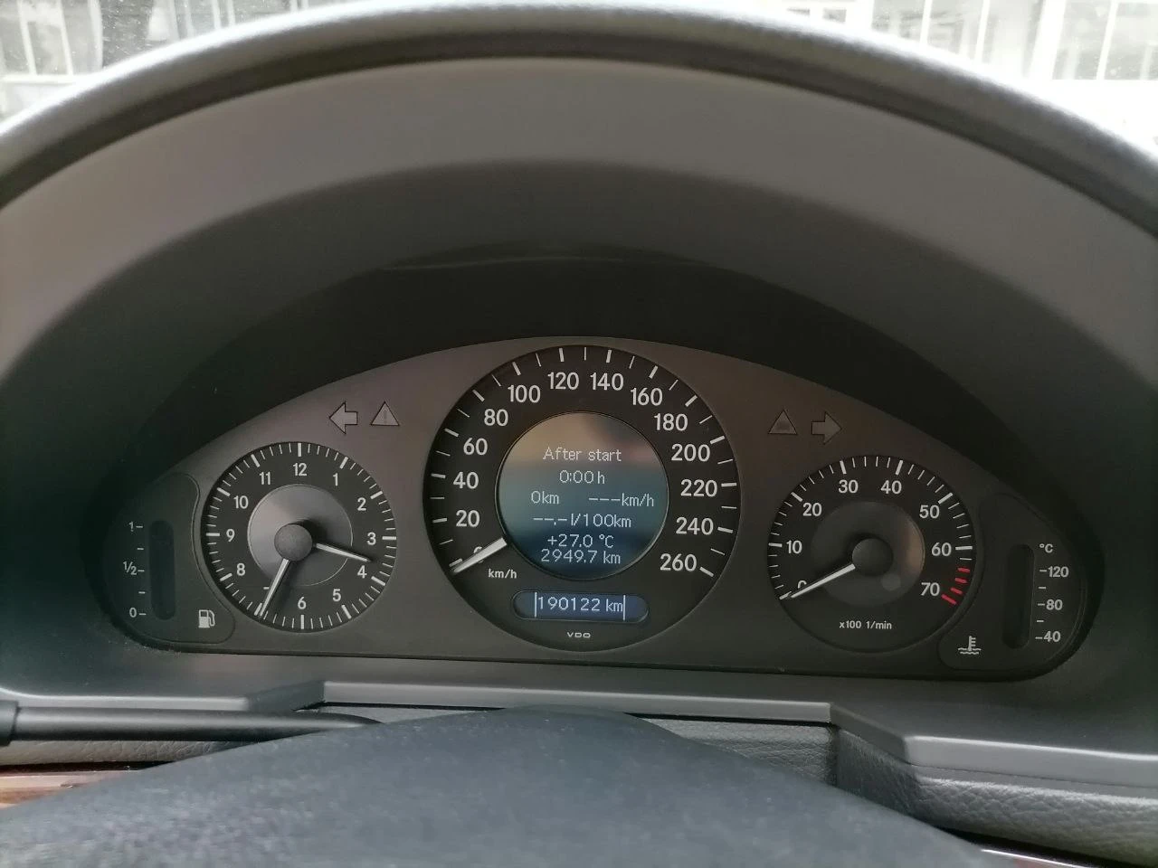 Mercedes-Benz E 280 W211 AMG ПАКЕТ, снимка 8 - Автомобили и джипове - 54398021