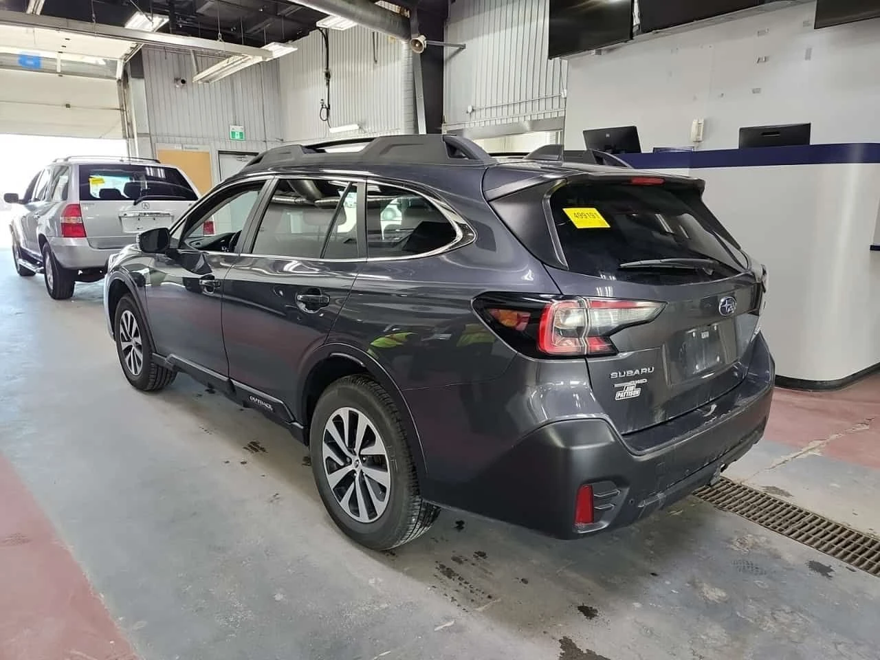 Subaru Outback TOURING| ПОДГРЕВИ| ШИБИДАХ| CARFAX| АВТОКРЕДИТ, снимка 5 - Автомобили и джипове - 54622297