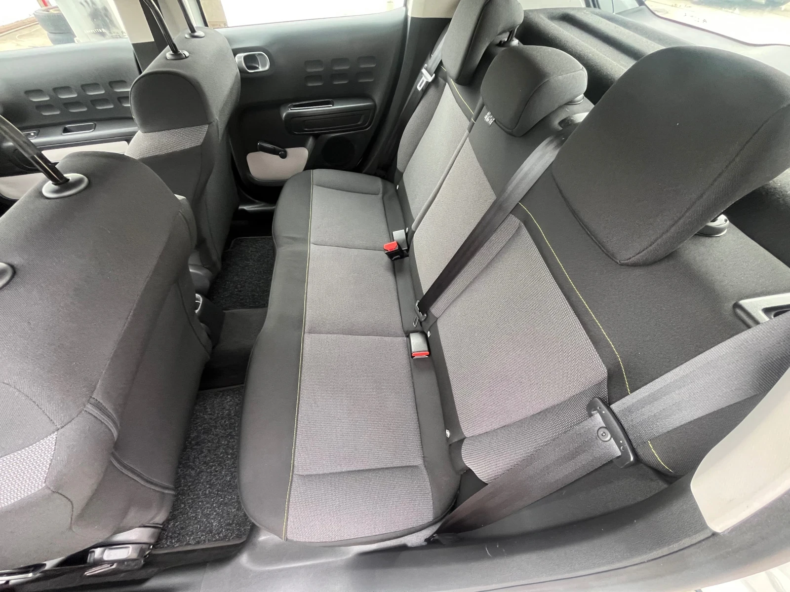 Citroen C3 1.2 Puretech / FEEL, снимка 12 - Автомобили и джипове - 54952449
