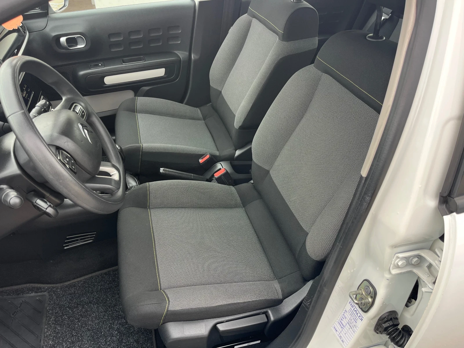 Citroen C3 1.2 Puretech / FEEL, снимка 10 - Автомобили и джипове - 54952449