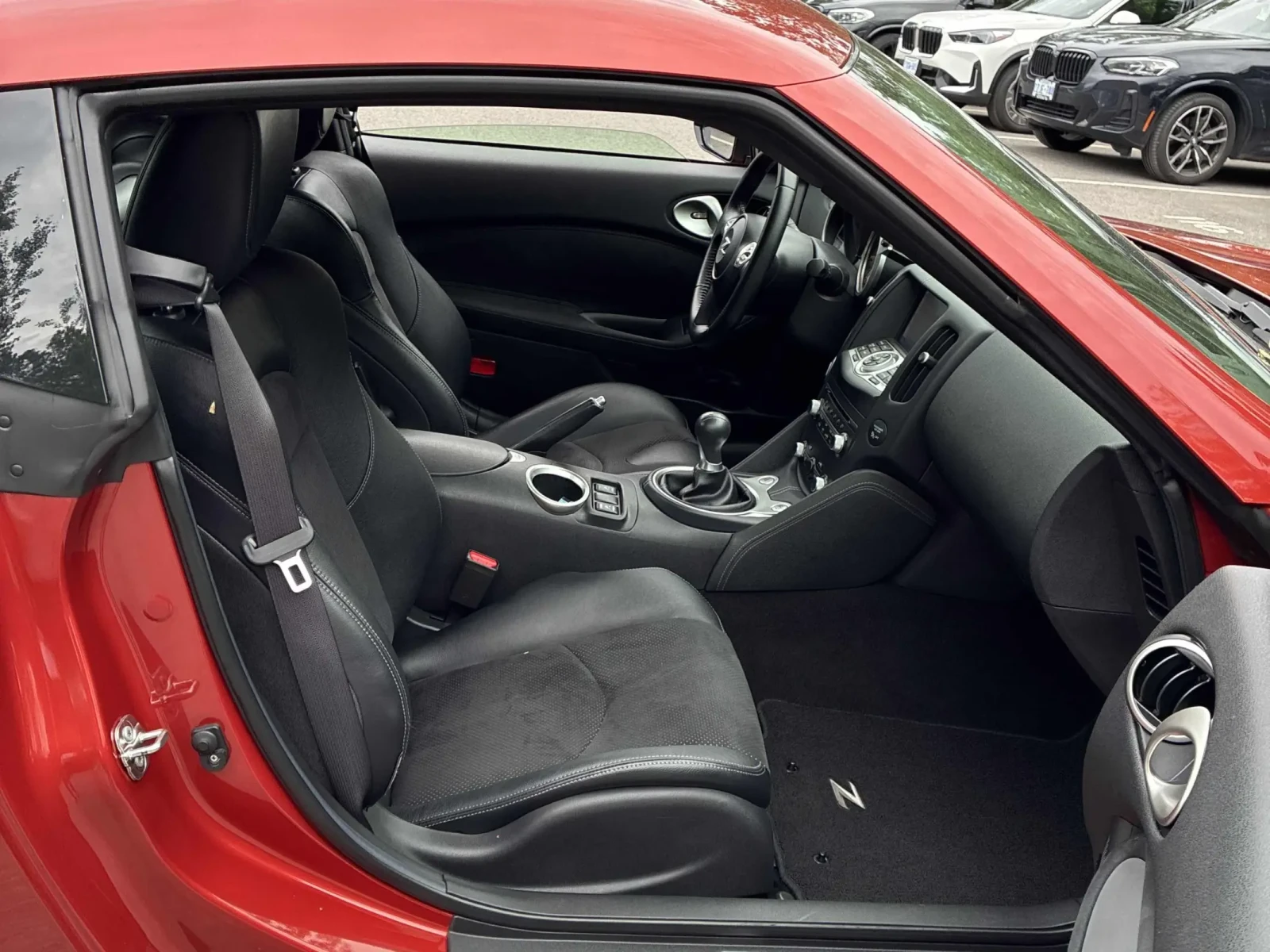 Nissan 370Z Чист CARFAX* Малко пробег* Много запазен!!, снимка 12 - Автомобили и джипове - 55048321