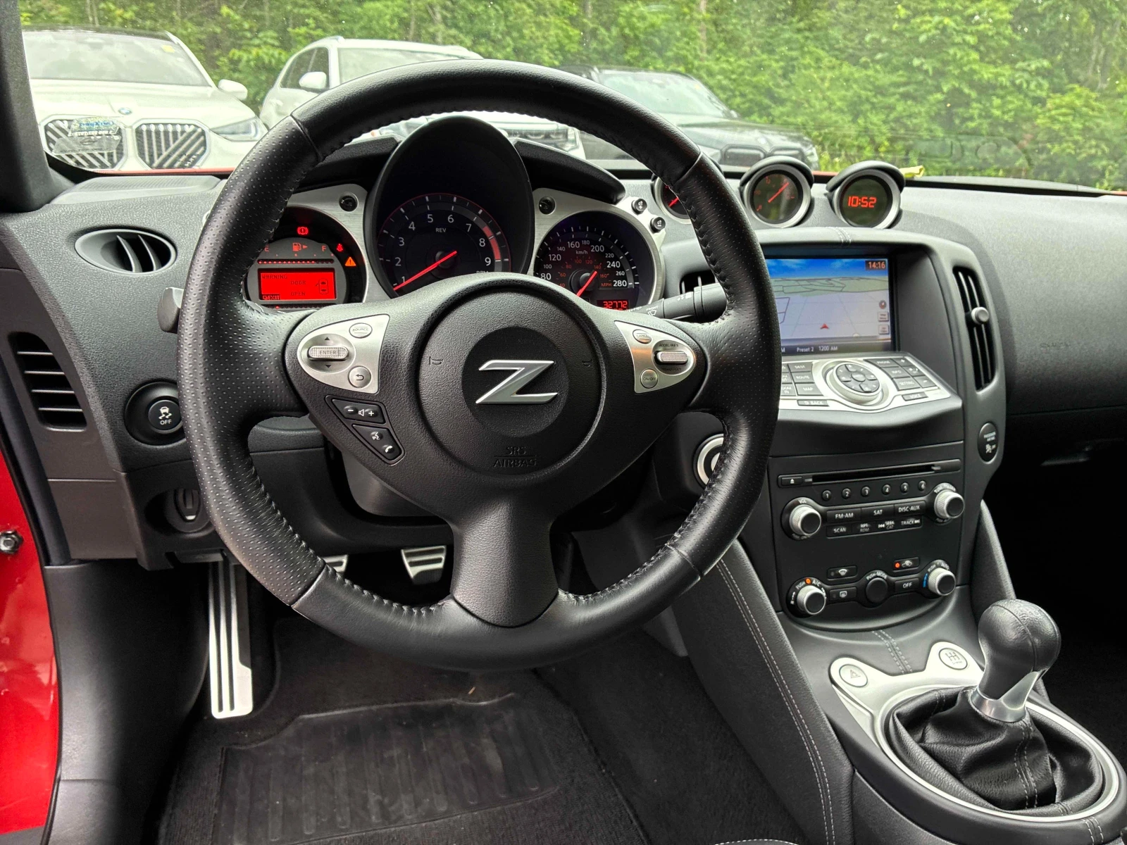 Nissan 370Z Чист CARFAX* Малко пробег* Много запазен!!, снимка 9 - Автомобили и джипове - 55048321