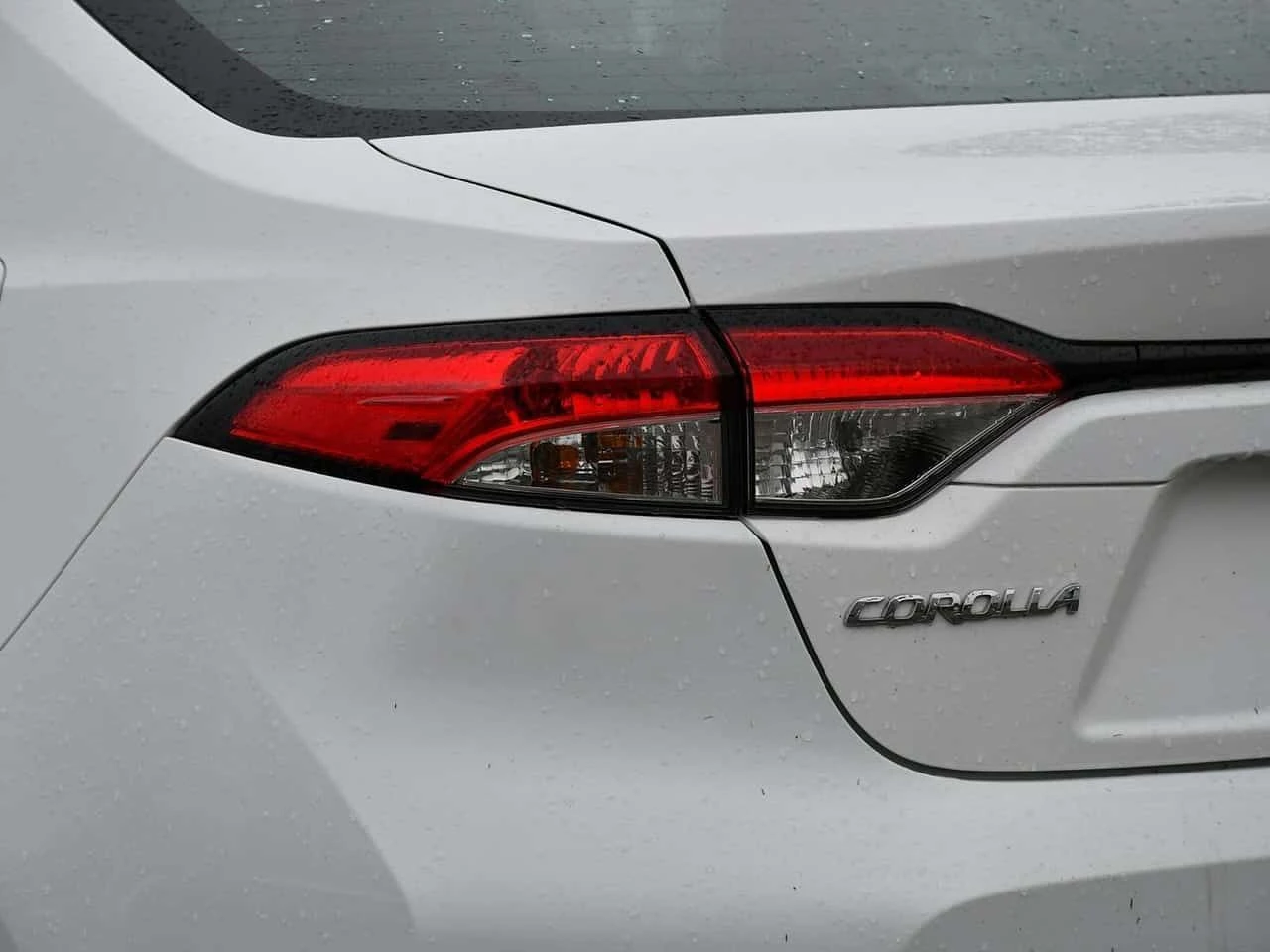 Toyota Corolla LE | ФИКСИРАНА ЦЕНА ДО БЪЛГАРИЯ | , снимка 8 - Автомобили и джипове - 55414659
