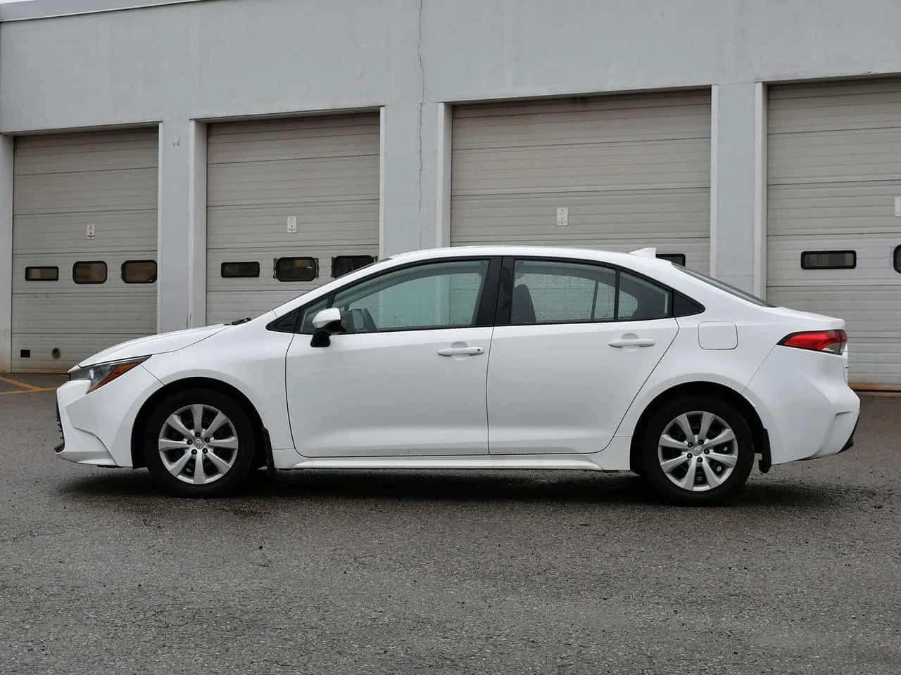 Toyota Corolla LE | ФИКСИРАНА ЦЕНА ДО БЪЛГАРИЯ | , снимка 5 - Автомобили и джипове - 55414659