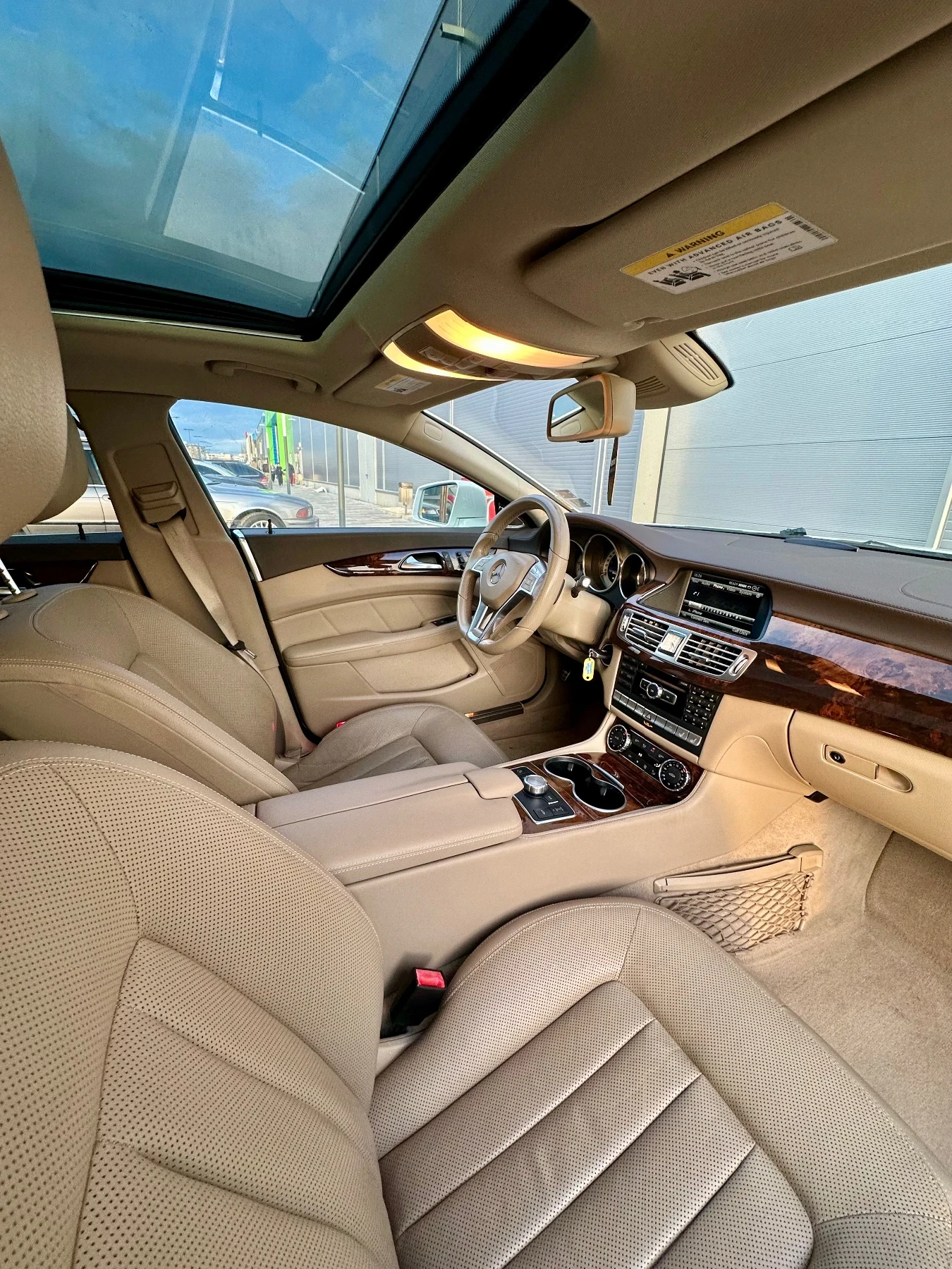 Mercedes-Benz CLS 550 4 MATIC * AMG* ; HARMAN KARDON; МНОГО ЕКСТРИ, снимка 8 - Автомобили и джипове - 56117168