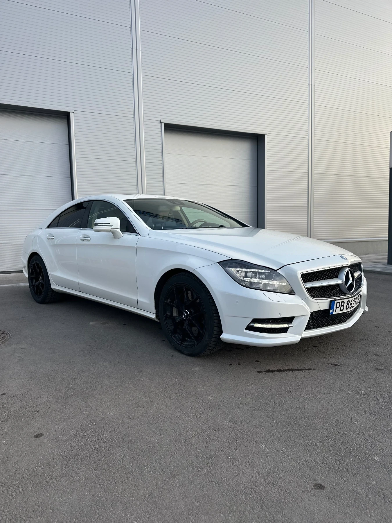 Mercedes-Benz CLS 550 4 MATIC * AMG* ; HARMAN KARDON; МНОГО ЕКСТРИ, снимка 2 - Автомобили и джипове - 56117168